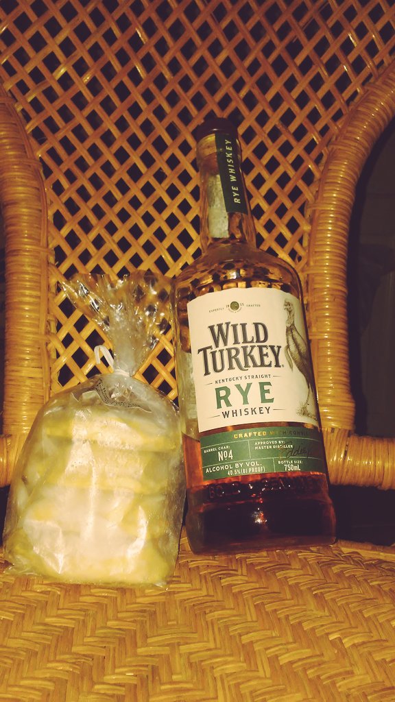 LVCicerone's tweet photo. Rye Whiskey and Pierogies. #lehighvalleycicerone #rye #whiskey #pierogies https://t.co/ieIAf2hHkd