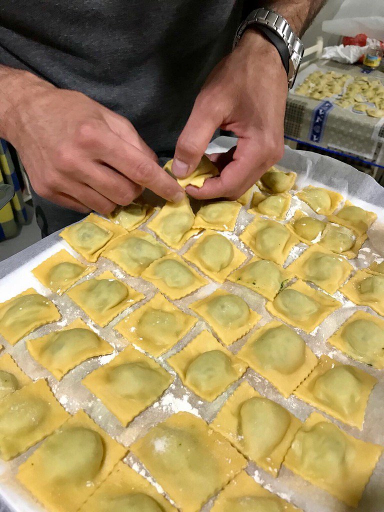 peppe91v's tweet photo. #ravioli #ricottaespinaci #sempreaifornelli #ilovecooking #withlove #pastafresca #licata #homemade https://t.co/4vrAIxQGp2