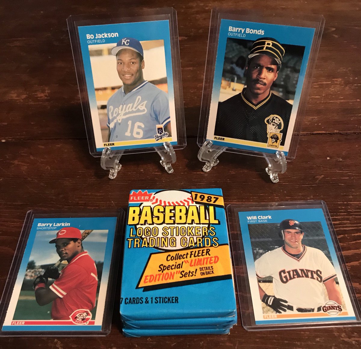 DubMentality's tweet image. HUGE Prize Pack for my current pinned tweet!  You can’t beat this one if you love retro wax!  The key rookies and 4 packs. RT Pinned Tweet!