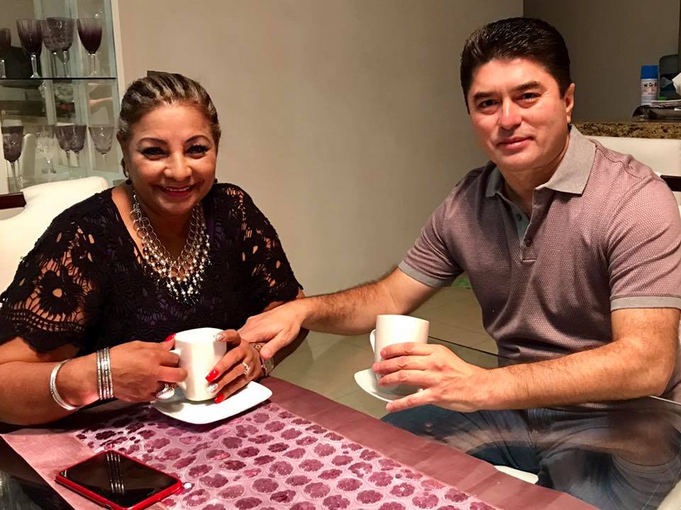 Valenti_guz's tweet photo. Ex gobernador @Felix_GonzalezC saqueador de #QuintanaRoo quiere ser candidato. Maldito cínico! ladrón de quinta! https://t.co/3URhtydzND