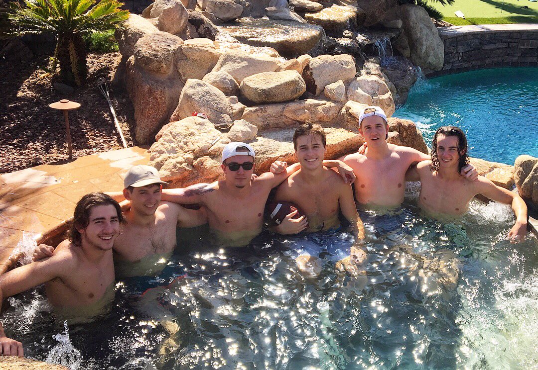 Our Commander and the rest of the brothers of Sigma Nu wish you a fun and safe fall break.