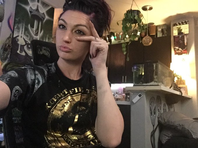 https://t.co/FHdZTUa3kG come see me live now raw live uncut https://t.co/Rfx4NOuW6L