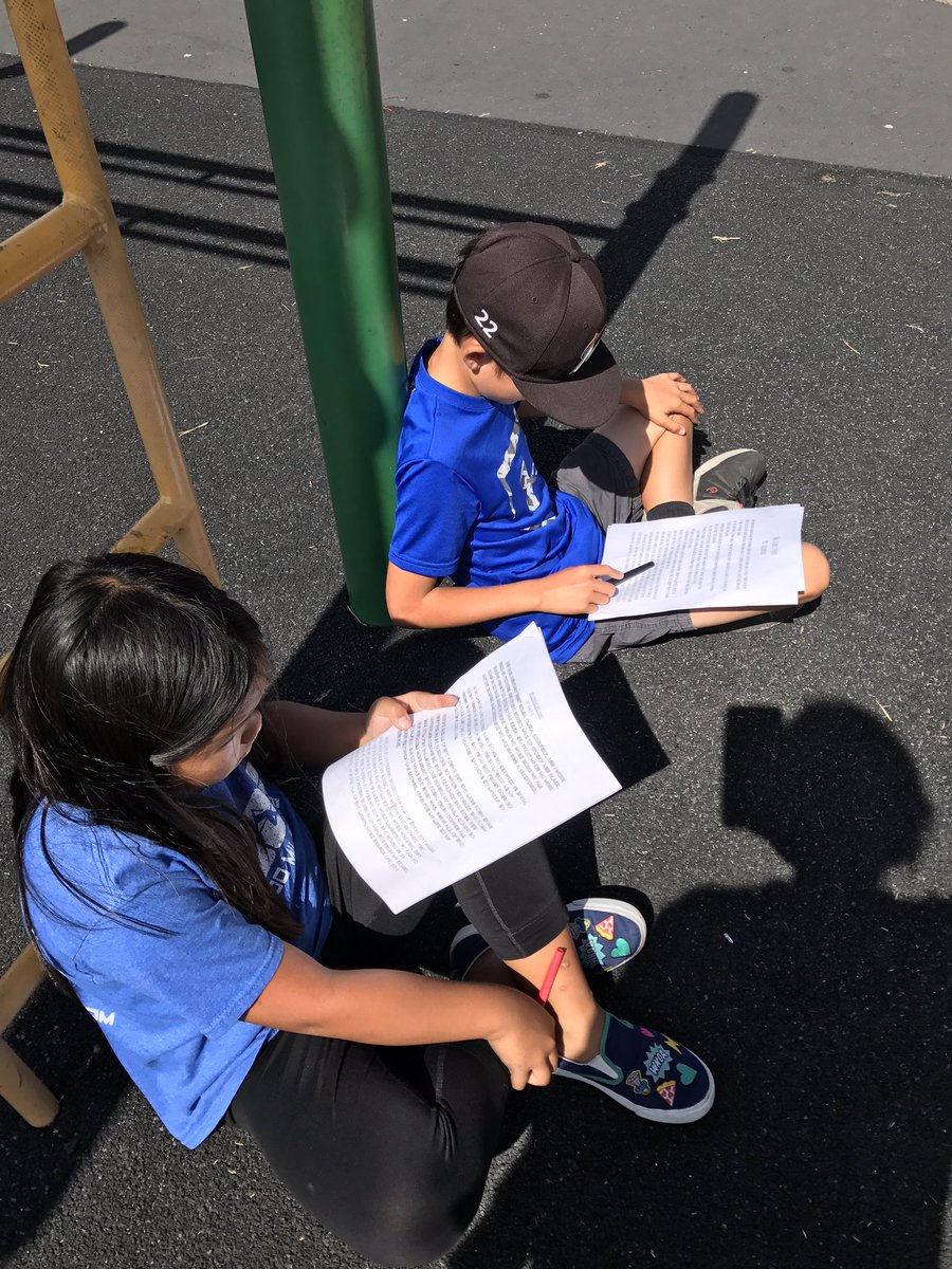 mrsborns18's tweet photo. Peer editing our narrative writing #behawesome #findaquietspot #writingwizards https://t.co/WQlnErjJV7