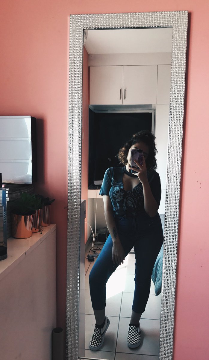 _OfficiallyDEAD's tweet photo. this week is body positivity;it’s important to love yourself, you’re beautiful inside &amp; out in your own unique way,embrace that beauty -daf💓 https://t.co/nyTdkjVVr3