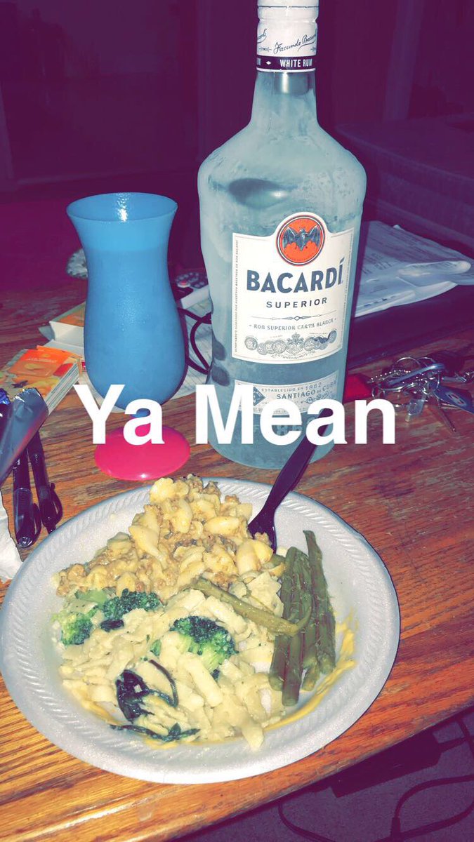 TheDRSAlien's tweet photo. Made dinner with my bro @Q_TipMercado #EatGood #DrinkGood #LiveGood #MobbDeep #WolfGang #HME #DRS https://t.co/5s5658As0Q