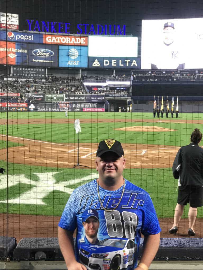 KingOfRabs's tweet photo. @KFCBarstool You forgot my UNREAL Dale Jr shirt https://t.co/DuNZmD6drb
