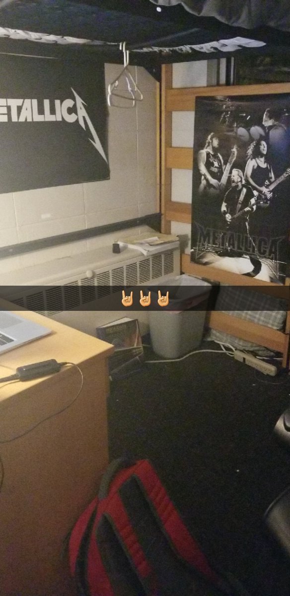 WildeoTV's tweet photo. The @Metallica poster collection is growing, the poster from #metinchicago is in the other corner 🤘🤘 https://t.co/S1eHzWFZ0H
