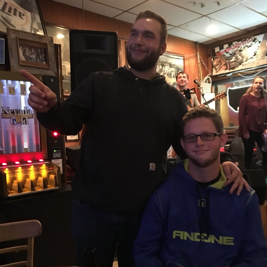 Kodak_Kirk's tweet photo. #NewProfilePic @jakecassidy90 #PointingAtNothing https://t.co/86NFMcrLtZ