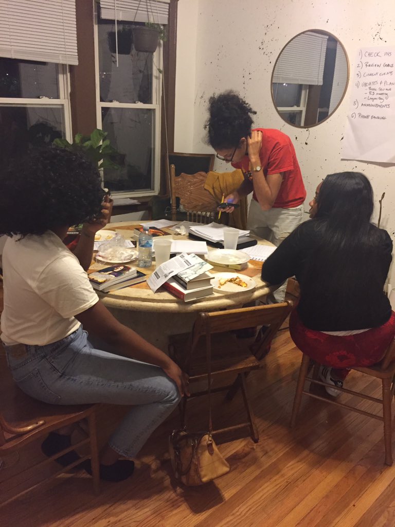 nita_bud's tweet photo. Assata's Daughters Phone Bank Partyyyyy. Calling the world. Enlightening them #NoCopAcademy #AssatasDaughters #FundKidsNotCops https://t.co/VEjxciSuTm