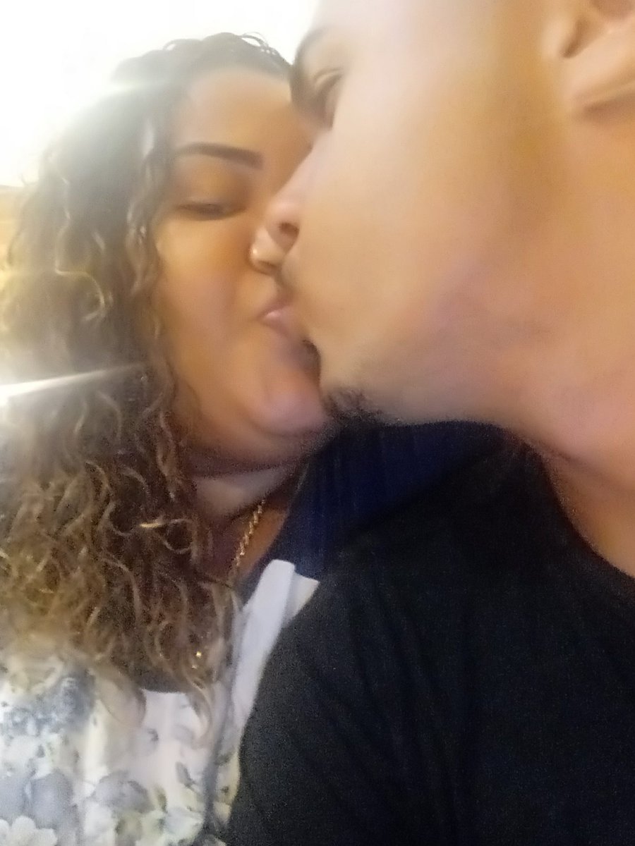 mirellaevida5's tweet photo. O nosso amor venceuuu!!! #3sim #comemorandoeueele @MarcosP41123905 #EstrelaDoPampas 👩❤️💋👨💞👏🏻 https://t.co/g7k1EzG8pO