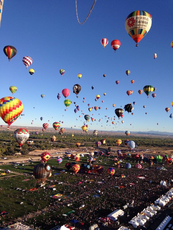 scotthotair's tweet photo. Great view today https://t.co/DAeSBCWHwN