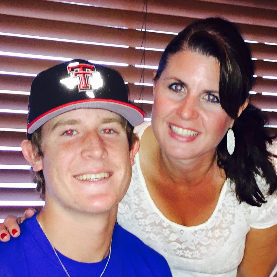 lbeeter's tweet image. Happy birthday @cbeet15! Blessed to be your Mama. Love you lots! ❤️