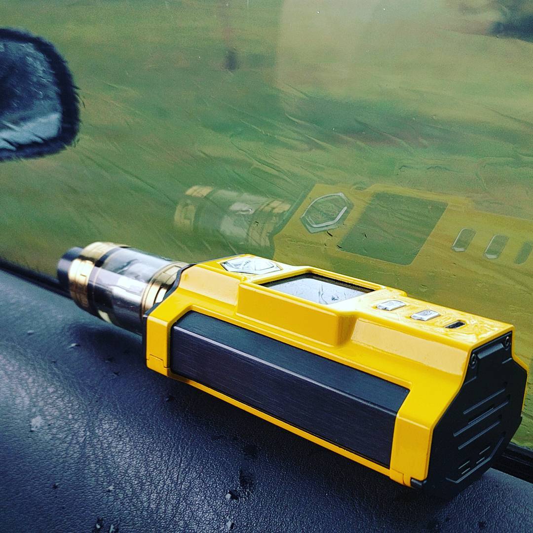 Snowwolfvape's tweet photo. Cloudy vapes and cloudy skies 🌬️
#vapefam #dripper #snowwolf200W #calivapers #sigelei #vfeng #alldayvape #dripgirls #snowwolf #snowwolfvfeng https://t.co/h0GG9vyl7U