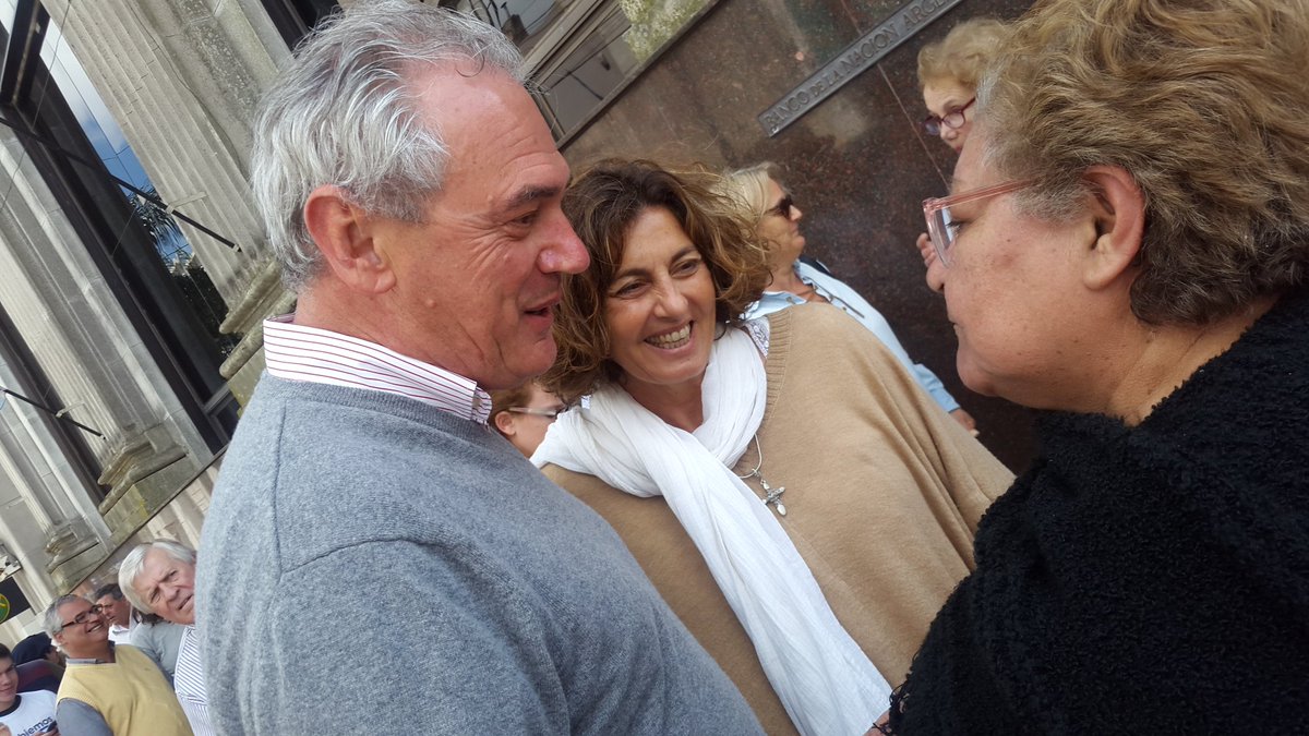 aliciafregonese's tweet photo. @Cambiemos esta al servicio de la gente, por eso caminamos y escuchamos mucho. #Gualeguachu #CambiandoJuntos https://t.co/8ASjA7bcuB