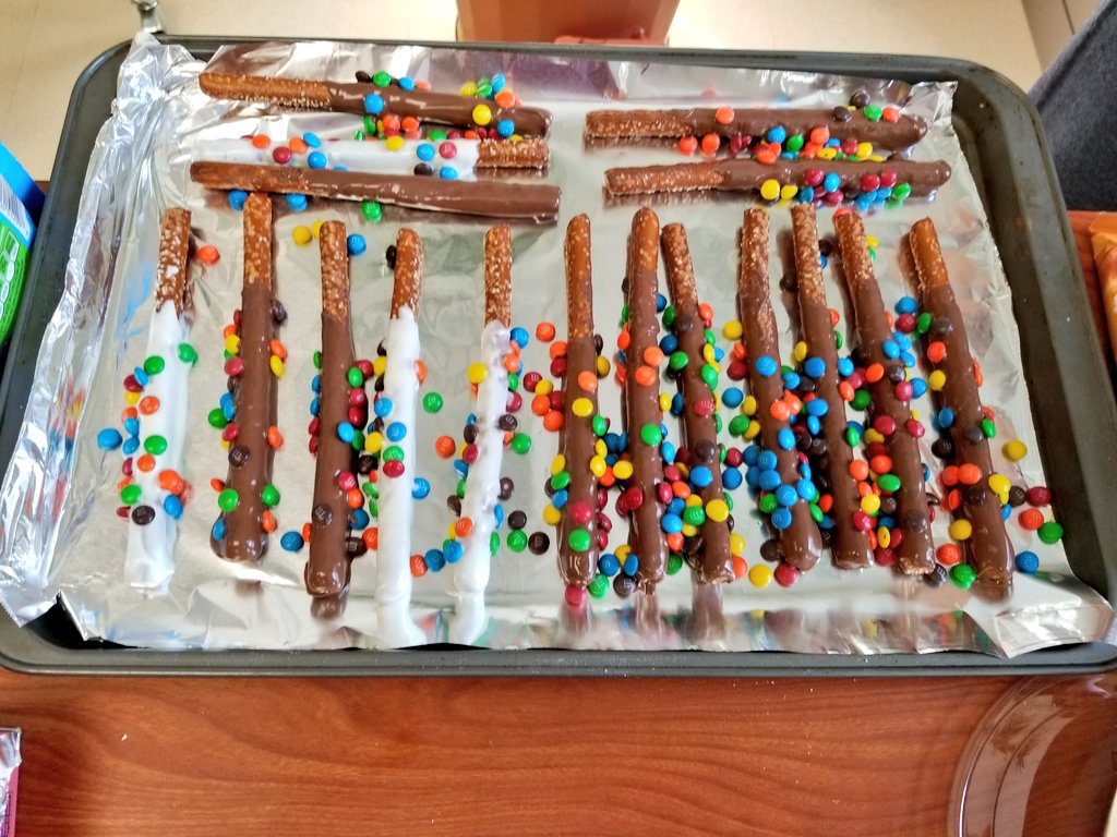 SraTrowbridge's tweet photo. ¡Don't forget to buy delicious #ChocolateforChange made by #THSSpanishstudents to help hurricane relief in #PuertoRico Tues. & Weds! ❤️🍫🇵🇷 https://t.co/Q0kzgBDWbk