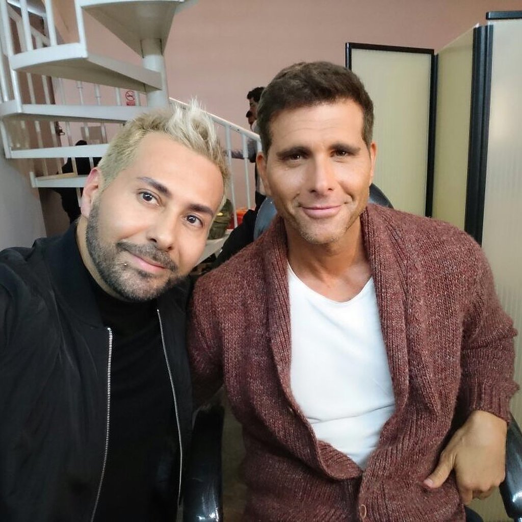 ChrisMeierFans's tweet photo. #Repost @nandomakeup01 MUY PRONTO..NOVEDADES con CHRISTIAN MEIER 
@oliverdog #espectacular #NandoMesia @EsikaBelcorp❤https://t.co/wdbxNcjfbb https://t.co/PVd0dGOZ7e