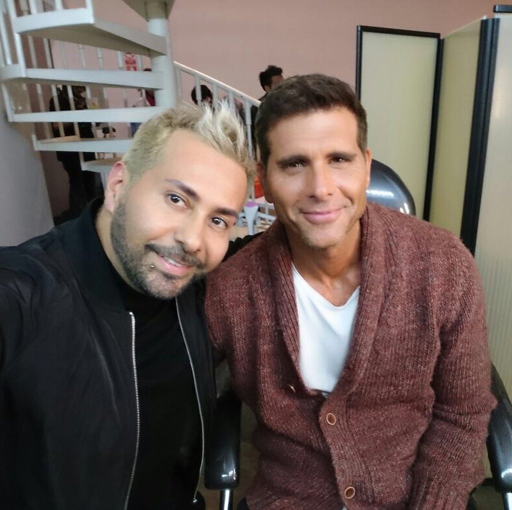 ChrisMeierFans's tweet photo. #Repost @nandomakeup01 MUY PRONTO..NOVEDADES con CHRISTIAN MEIER 
@oliverdog #espectacular #NandoMesia @EsikaBelcorp❤https://t.co/wdbxNcjfbb https://t.co/PVd0dGOZ7e