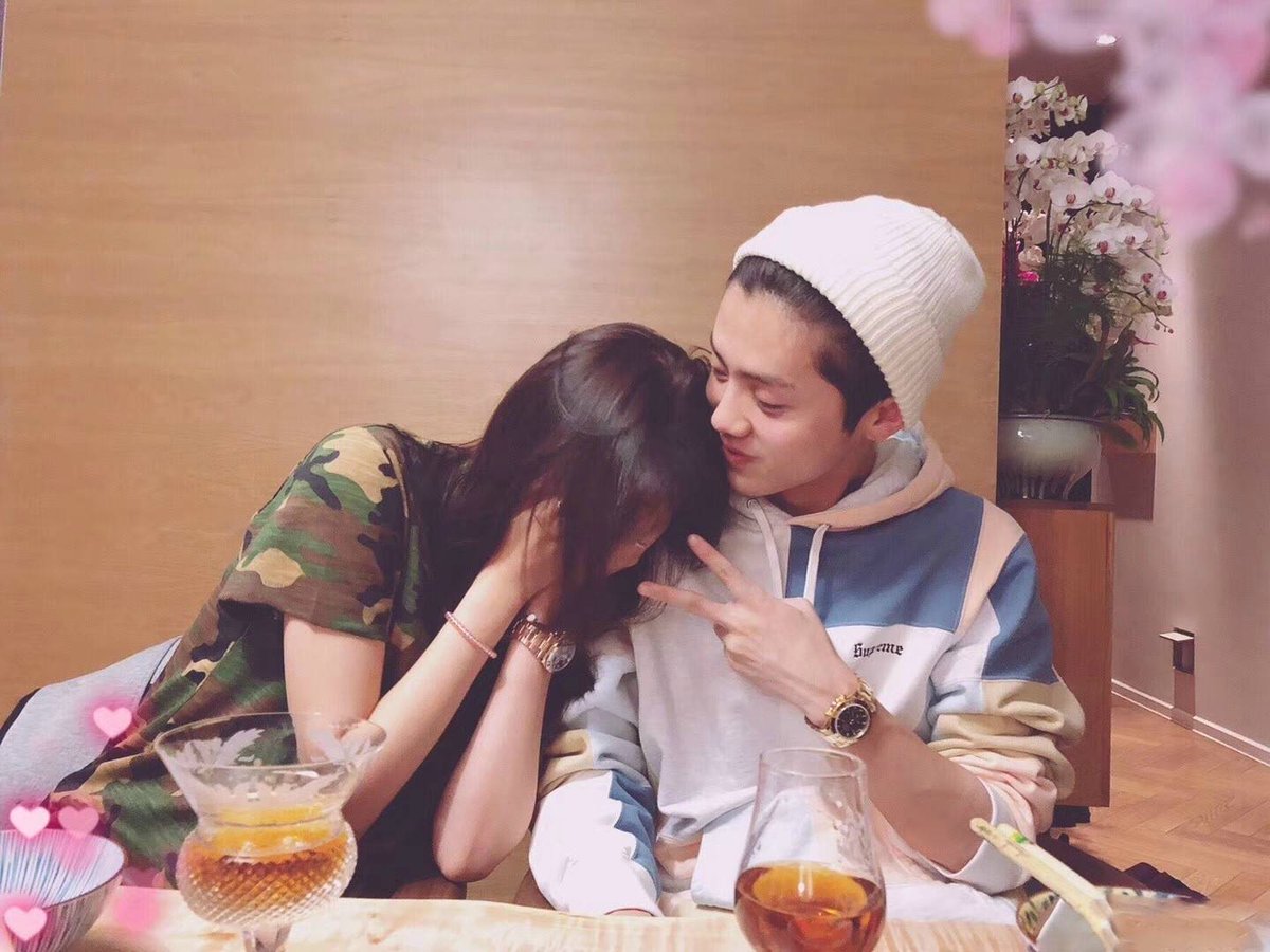 WhyYou_SoSe's tweet photo. ช่วงนี้ เจอแต่ข่าว "ช็อกโลก" อินี่ใจหวิวแล้วนะ😂 #Luhan #SNSD https://t.co/cn9EKxn1Xg