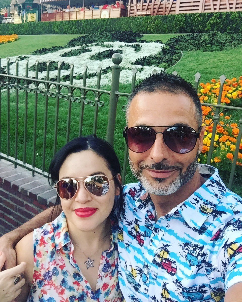 sexydaze's tweet photo. The happiest place on Earth... is next to you. 🖤🖤
#MCM #WeekendWhereabouts #Love https://t.co/PXTfY3LiAi