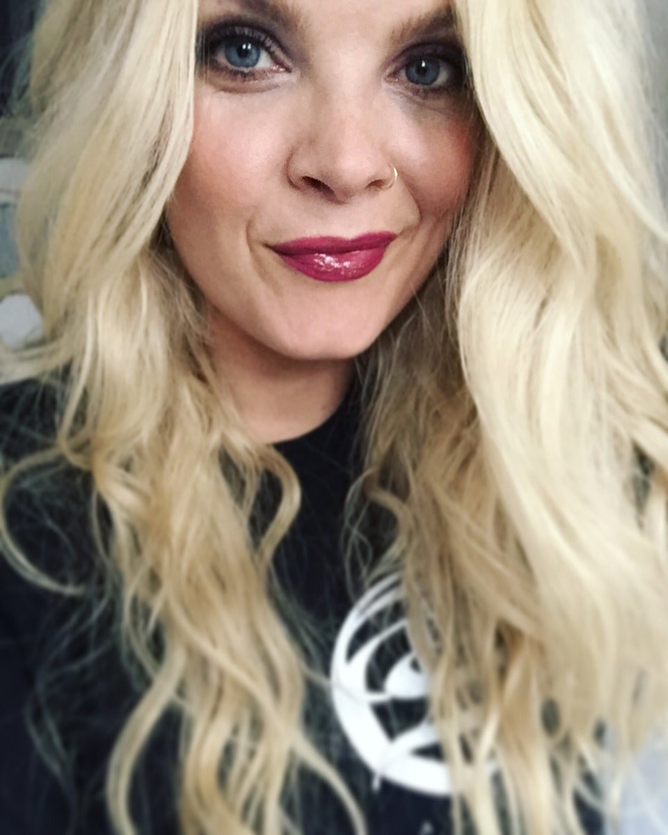 BellaValentina's tweet photo. Still my favorite shirt ❤️ @DayShell https://t.co/rE052gSXfm