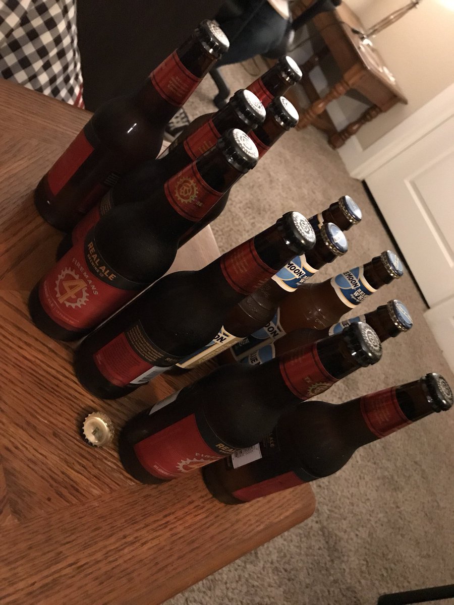 FisforFilm_pod's tweet photo. Tonight’s tinctures!
#BladerRunner2049 #starwars #justiceleague #firemans4 #realalebrewingco https://t.co/XRo5pBwfvh