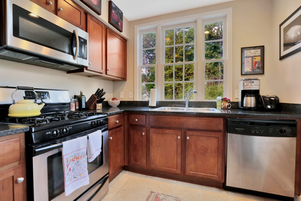 willguza's tweet photo. Blog Post 3:  Just Listed:  34 W Locke Lane, Unit 4 https://t.co/cSJAj82Ucg https://t.co/0xopzvrgw7