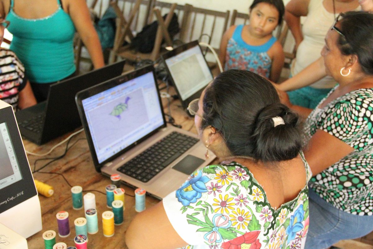 fablab_maya's tweet photo. Taller de Bordado digital del programa de "Artesanias Digitales" #fablab #fablabmaya #fabcraft #bordadodigital #artesanias #digitales https://t.co/LgbsTW8vxl