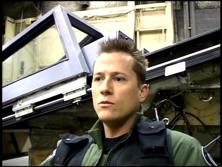 loudstranger's tweet photo. #x302 factory😃   #Stargate #SG1 #season6 #behindthescenes https://t.co/mEhP2Zju3T