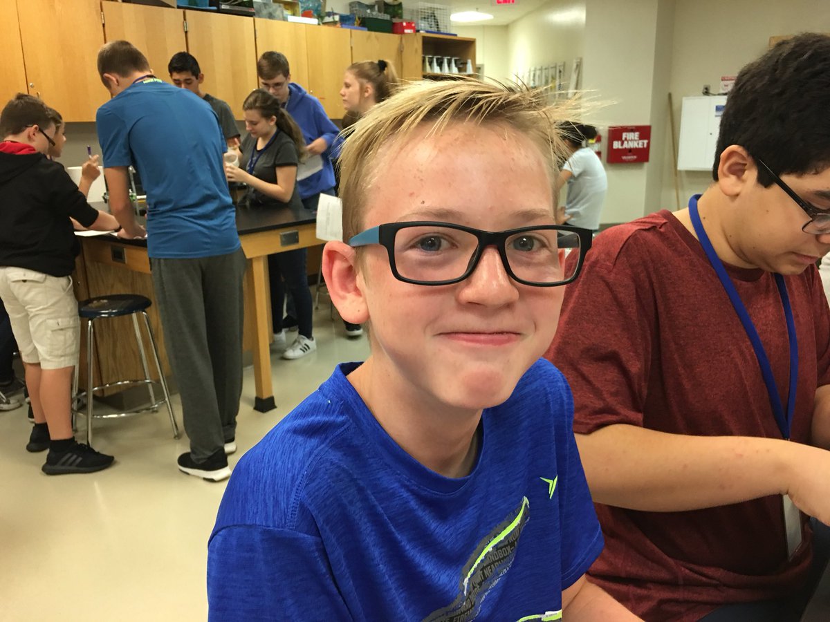 christi_corbin's tweet image. Another awesome day in 8th grade science at FSMS!🤓#MISDProud #corbinclass #chemistryrocks