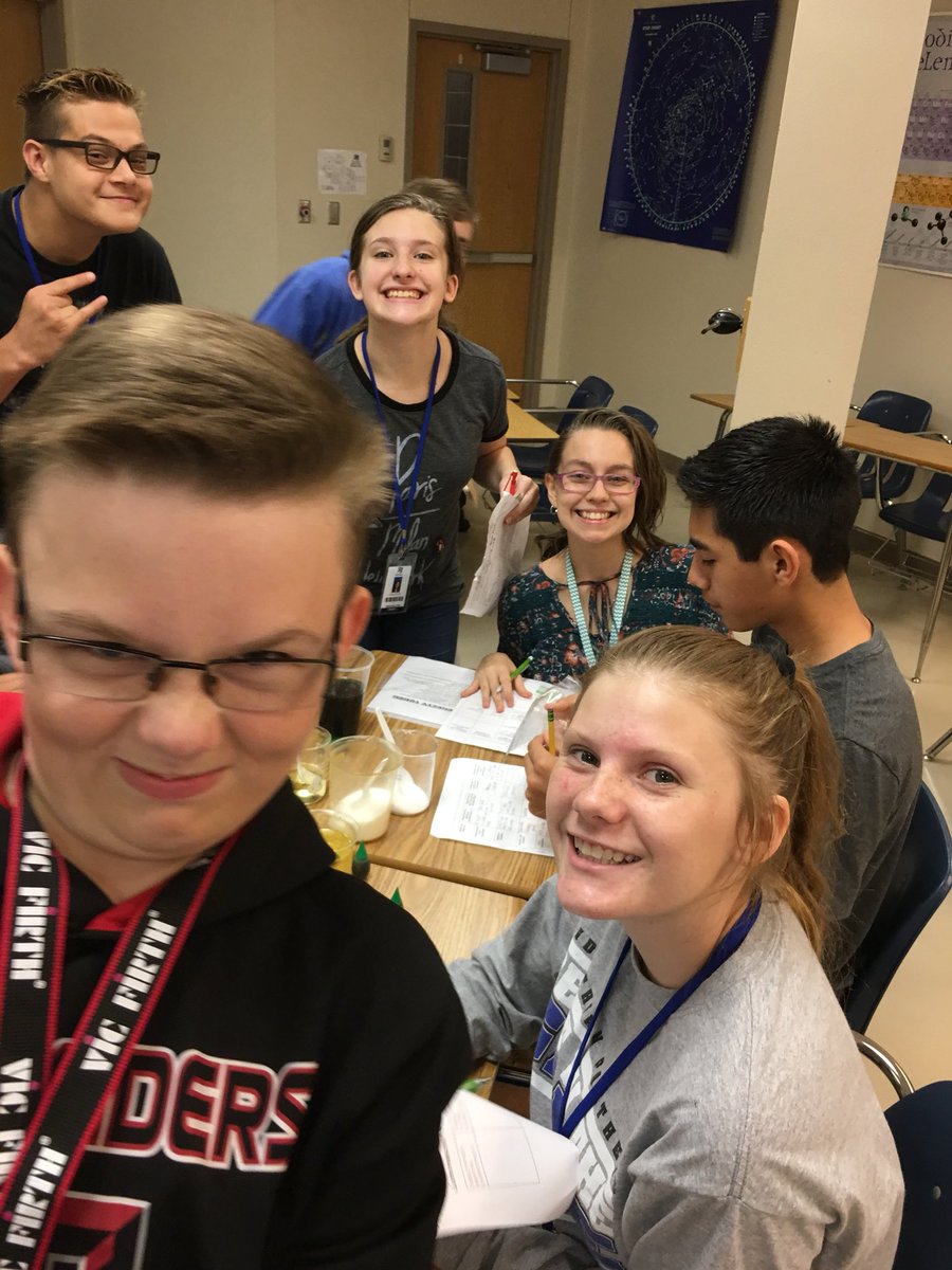 christi_corbin's tweet image. Another awesome day in 8th grade science at FSMS!🤓#MISDProud #corbinclass #chemistryrocks