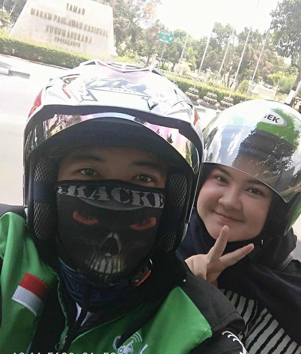 hanniiesya's tweet photo. @BNI melakukan transaksi pembayaran #BNIMobileBanking dgn mudah, cepat &amp; nyaman, tanpa harus menyediakan uang cash / uang kembalian #TopUpGoPay https://t.co/nYFgXip9kP