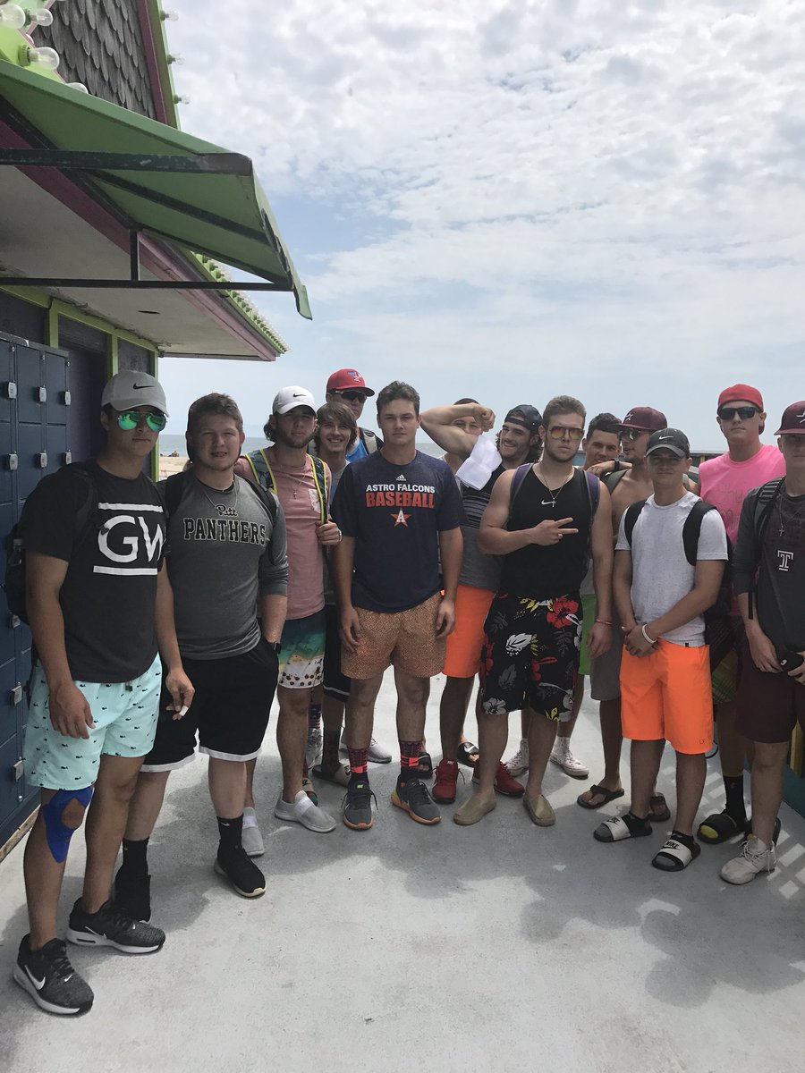 pletchlives's tweet photo. Before we finish roster for 2018 one last look back at our California trip 3rd place in Palomino World Series looking to return #whosnext https://t.co/cvbwfXOfBY