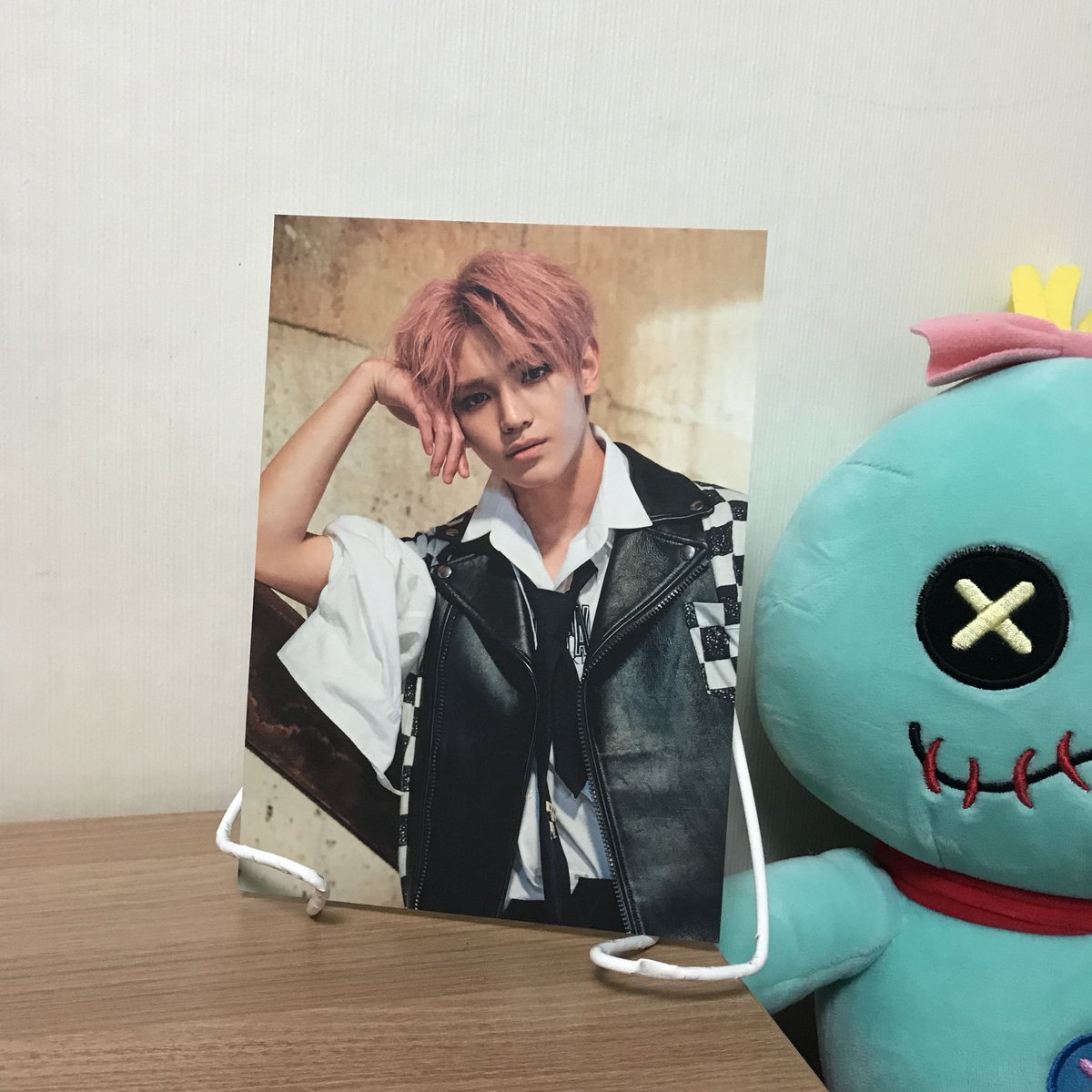 around_127's tweet photo. 크.. 책상이 정화된다 https://t.co/hPtuUxlfq5