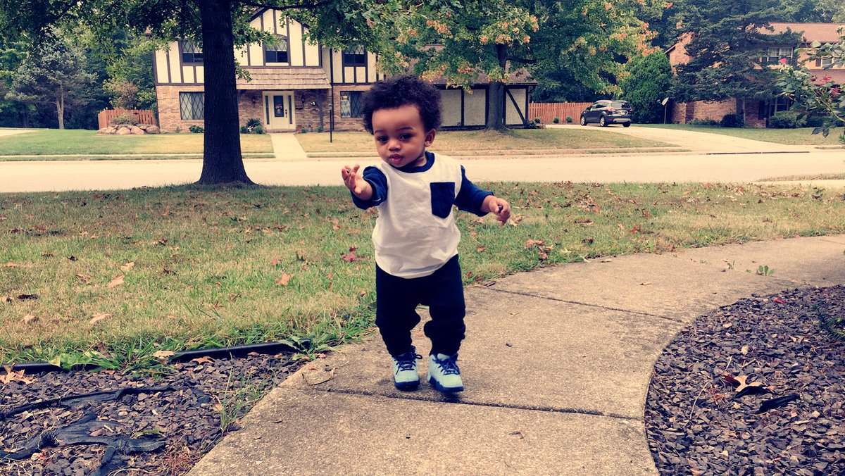 DA1dday's tweet photo. Who baby cuter😍 than mine let's argue https://t.co/IUH6DwLtyB