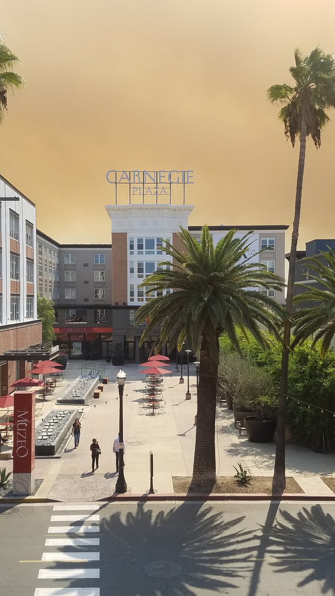 itsSaraaaaahC's tweet photo. Photo taken after the smoke from the Anaheim Hills spread into the Disneyland Resort and Downtown Anaheim areas. https://t.co/rdMjrYZoTD