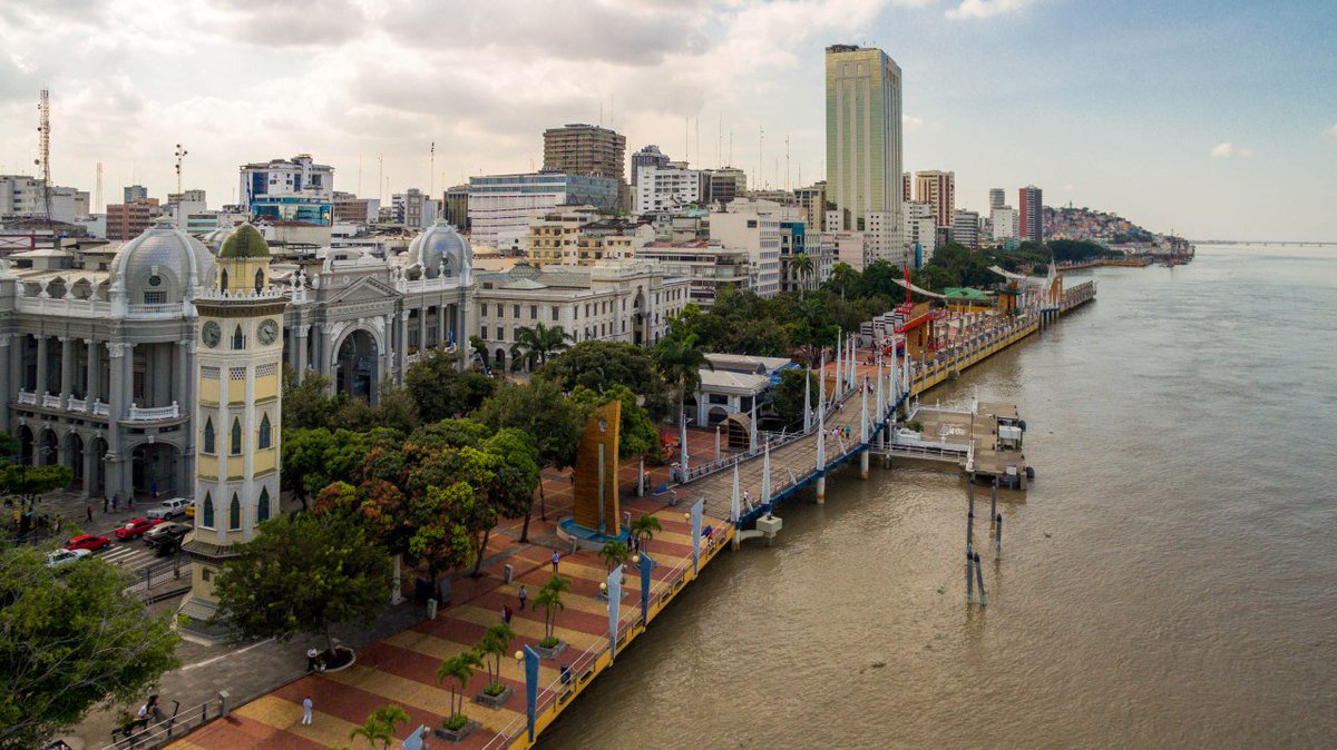 Lenin's tweet photo. Nuevo #PuenteSur y enlaces viales conectarán Guayaquil con Durán. Inversión supera los 800 millones. #VivaGuayaquil https://t.co/m33NivrnC3