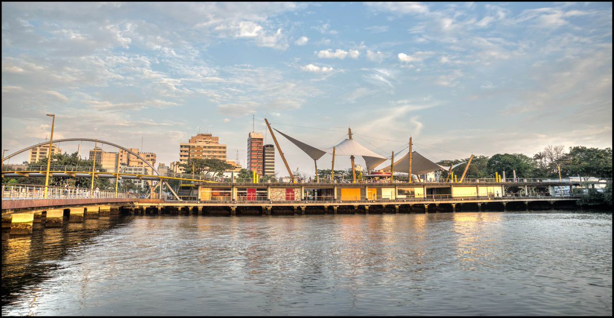 Lenin's tweet photo. Nuevo #PuenteSur y enlaces viales conectarán Guayaquil con Durán. Inversión supera los 800 millones. #VivaGuayaquil https://t.co/m33NivrnC3