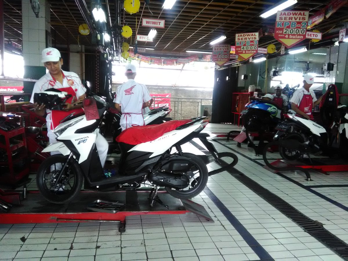 ahassbintang's tweet photo. servis rutin motor honda anda setiap 2 bulan sekali hanya  di ahass bintang motor 😊 https://t.co/41KQcORQ0r