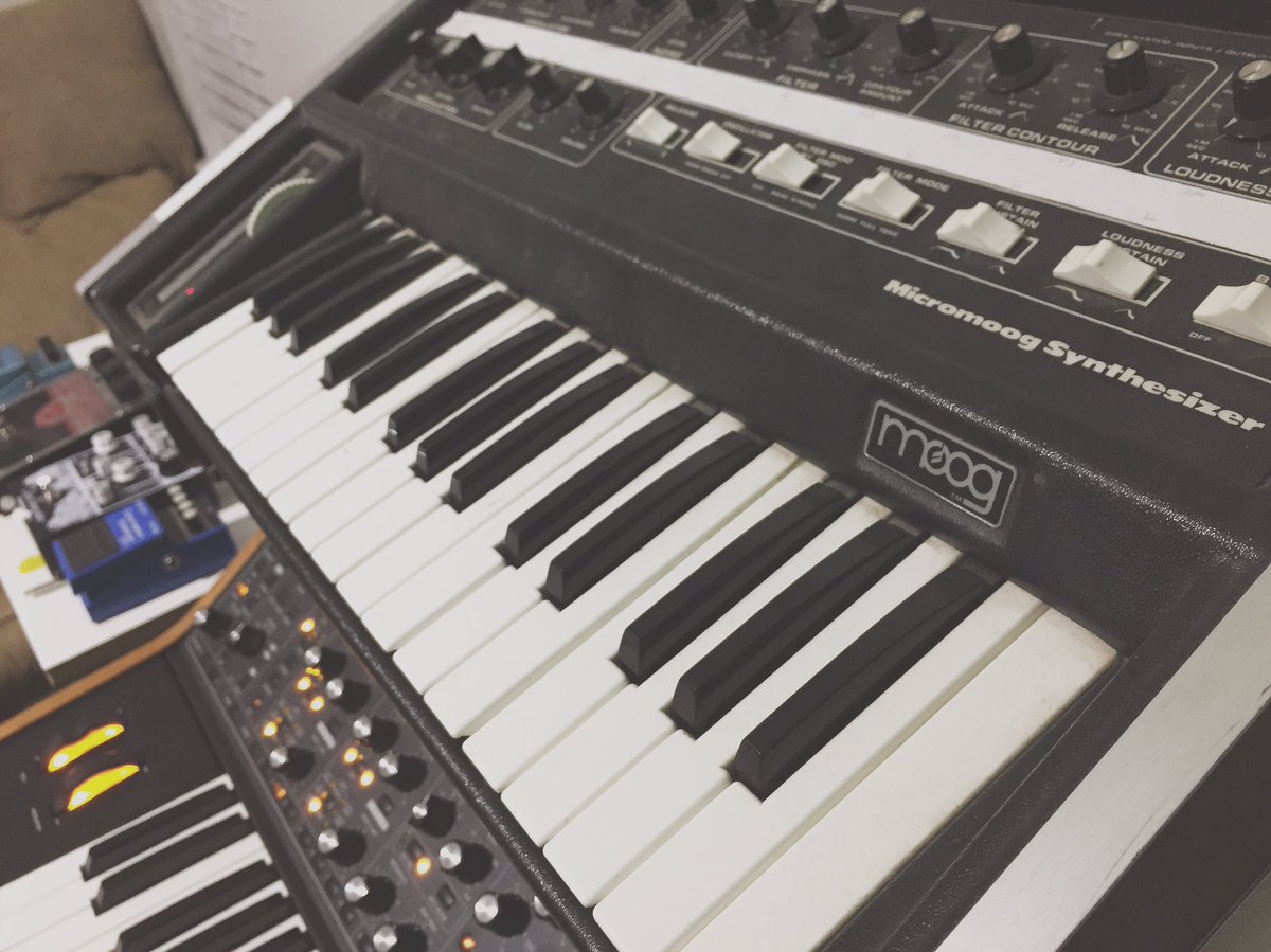 _MattMcDermott's tweet photo. Making sounds. // @moogmusicinc #micromoog #Sacramento #studio #producer https://t.co/1ow8uTfGWh