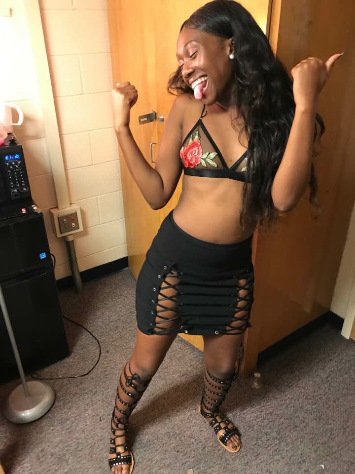 KiiStaxks's tweet photo. #GHOE2017 🤤🍫💦 https://t.co/CcAhHFGKD1