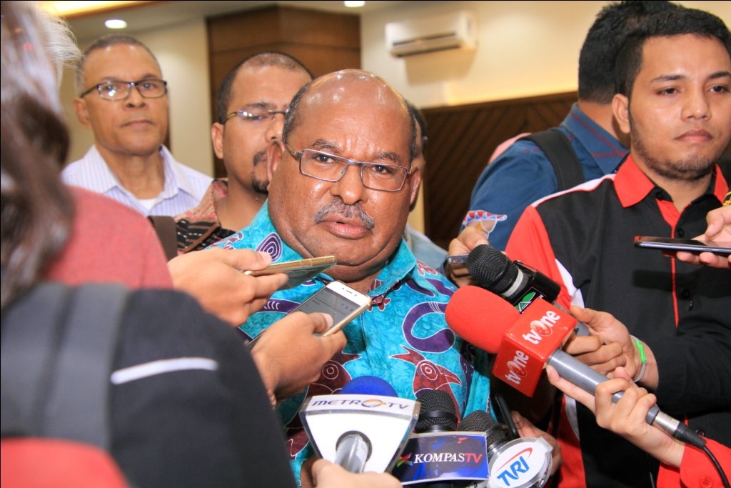 dennymozes's tweet photo. Gubernur Papua Lukas Enembe S.IP,MH Berterimakasih Pada Presiden RI Joko Widodo Atas Pemberian Saham 10 persen Bagi Rakyat Papua https://t.co/kD46eYOOmY