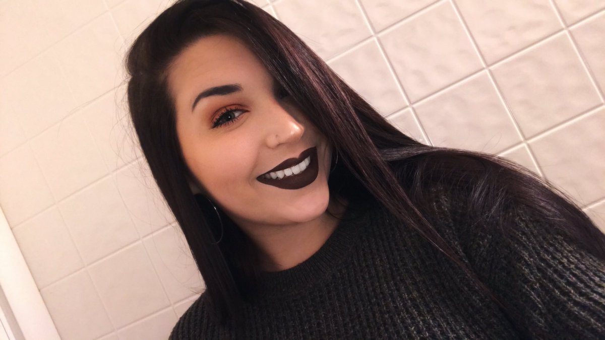 pIayboyethan's tweet photo. Happy Tuesday Babes! It's a very special one cause it's my birthday!!! 🎉💘

{ #TuesdaySelfie } 

@EthanDolan @GraysonDolan https://t.co/oxtfTlEluI