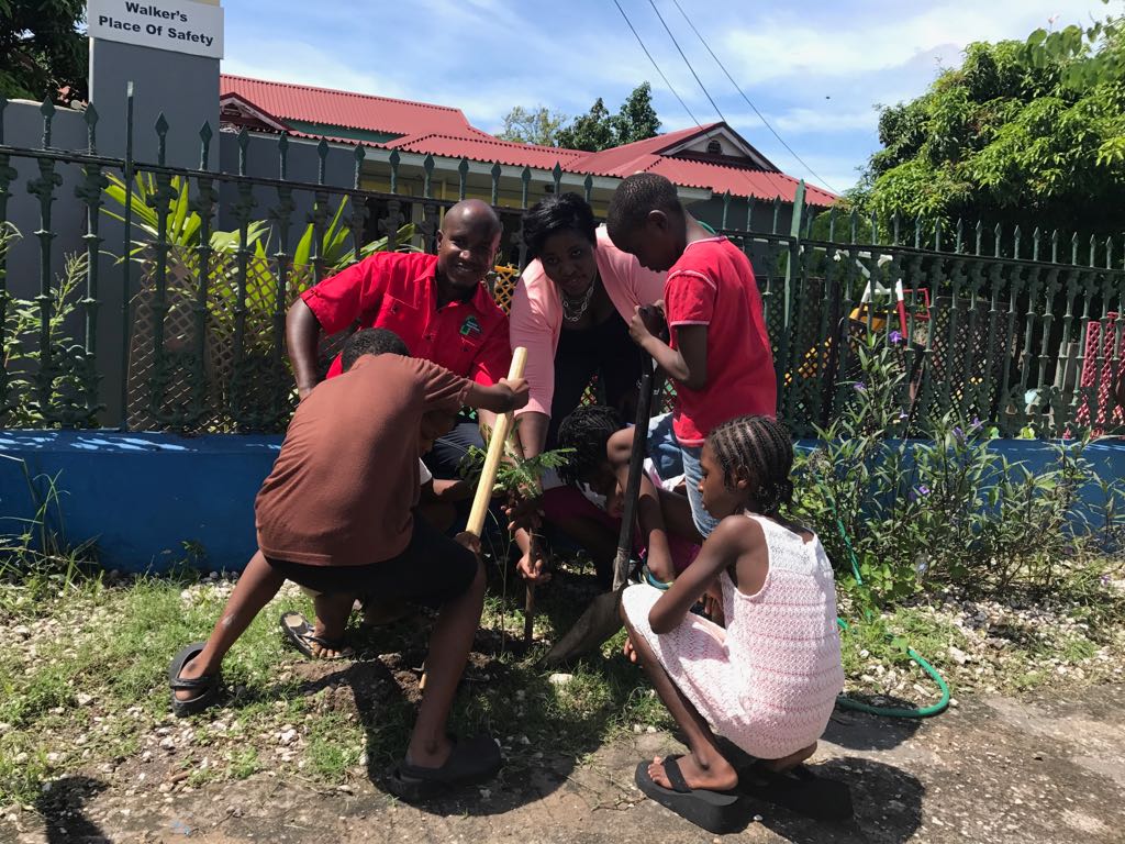 cpfsajm's tweet photo. CDA partners with Forestry Department to plant over 500 trees in residential child care facilities, islandwide. #National treeplantingday https://t.co/BhkTLSwHVA
