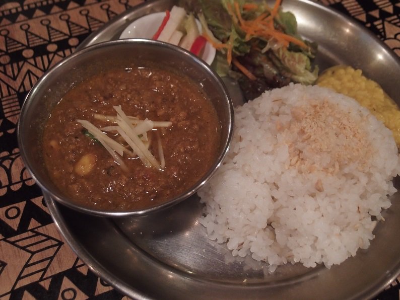 ogakohlin's tweet photo. 昨日はミナホの帰りに久々にButtan(ボタ)に行ってカレー。最後に行ったライブハウスの近く。ちょっと路地を入った所のお店。豚のキーマカレー。美味しかった。ついでにチャイも・・。
#Buttan
#カレー
#西長堀 https://t.co/bneUYDj6hd