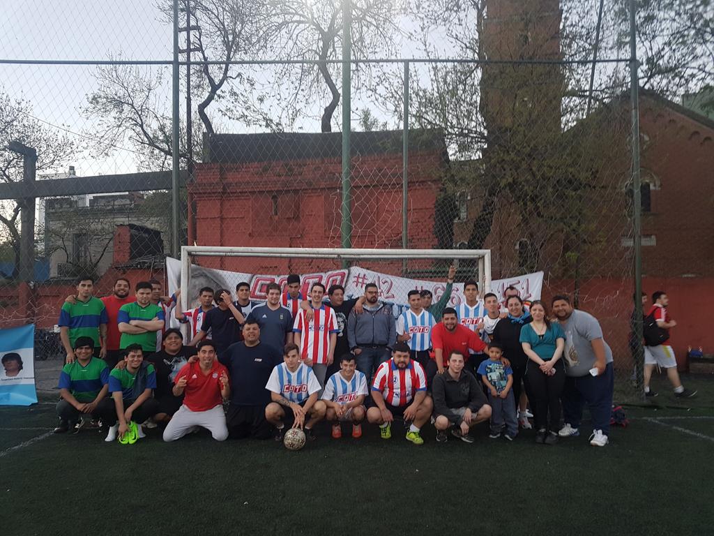 Tarde de fútbol entre compañeros! Suc 19-42-45-66-151 
#ElEquipoDeRamon
@RamonMuerzaSEC <a href="/aldecoto/">alberto aldeco</a> <a href="/SubOrganizacion/">jose medina</a>