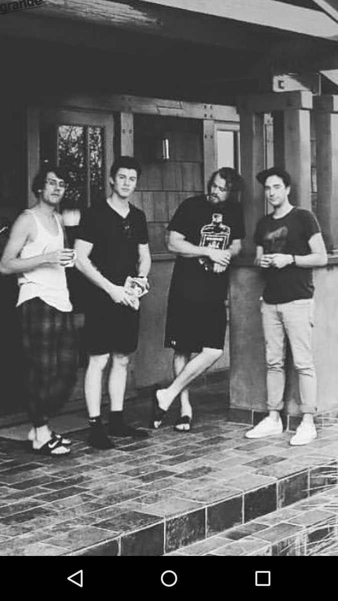 Mendes_Army_8's tweet photo. Estou tão ansiosa para SM3 https://t.co/Y5AlGaMxIV