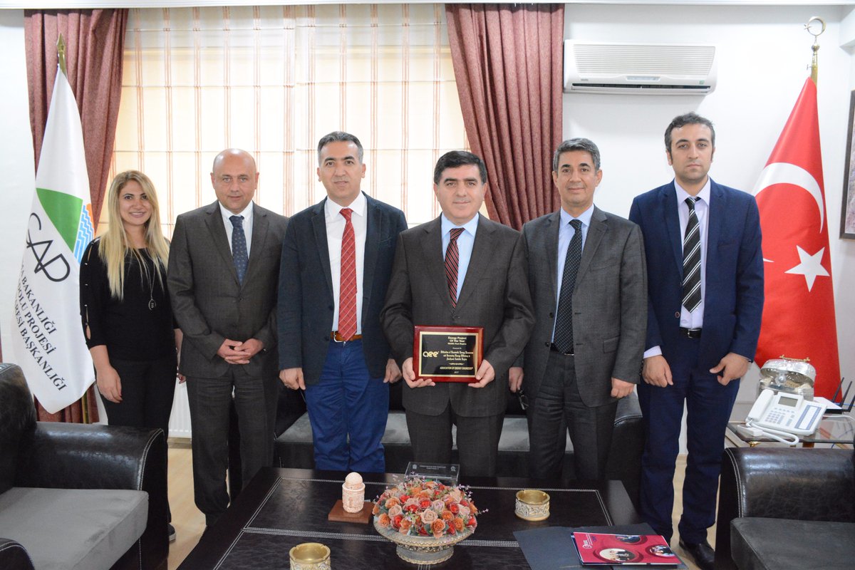 gap_idaresi's tweet photo. Ortadoğu’da Yılın Enerji Projesi Ödülü GAP İdaresi’nin
Detaylar: https://t.co/3BDTAW8WtN
#GAP #GAPGreen #UNDP #Yenilenebilir #Enerji https://t.co/ioldYDs8jm