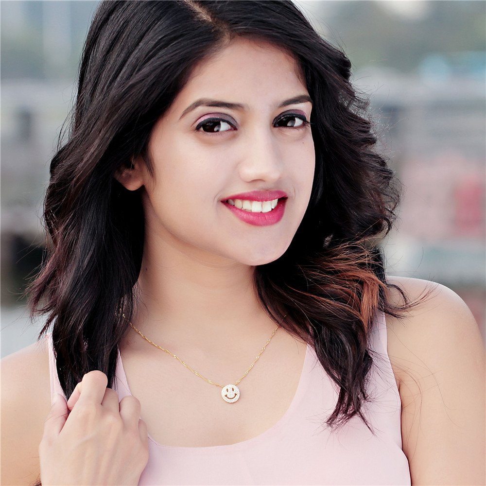 Amazon_Jewelry1's tweet photo. #Amazon #Free Shipping  #Smile Emoji Pendant #Best Friends Jewelry Gift #Pendant Necklace  #Women's Necklace https://t.co/ug0yk7pFnd https://t.co/dM4eu9QZ3c