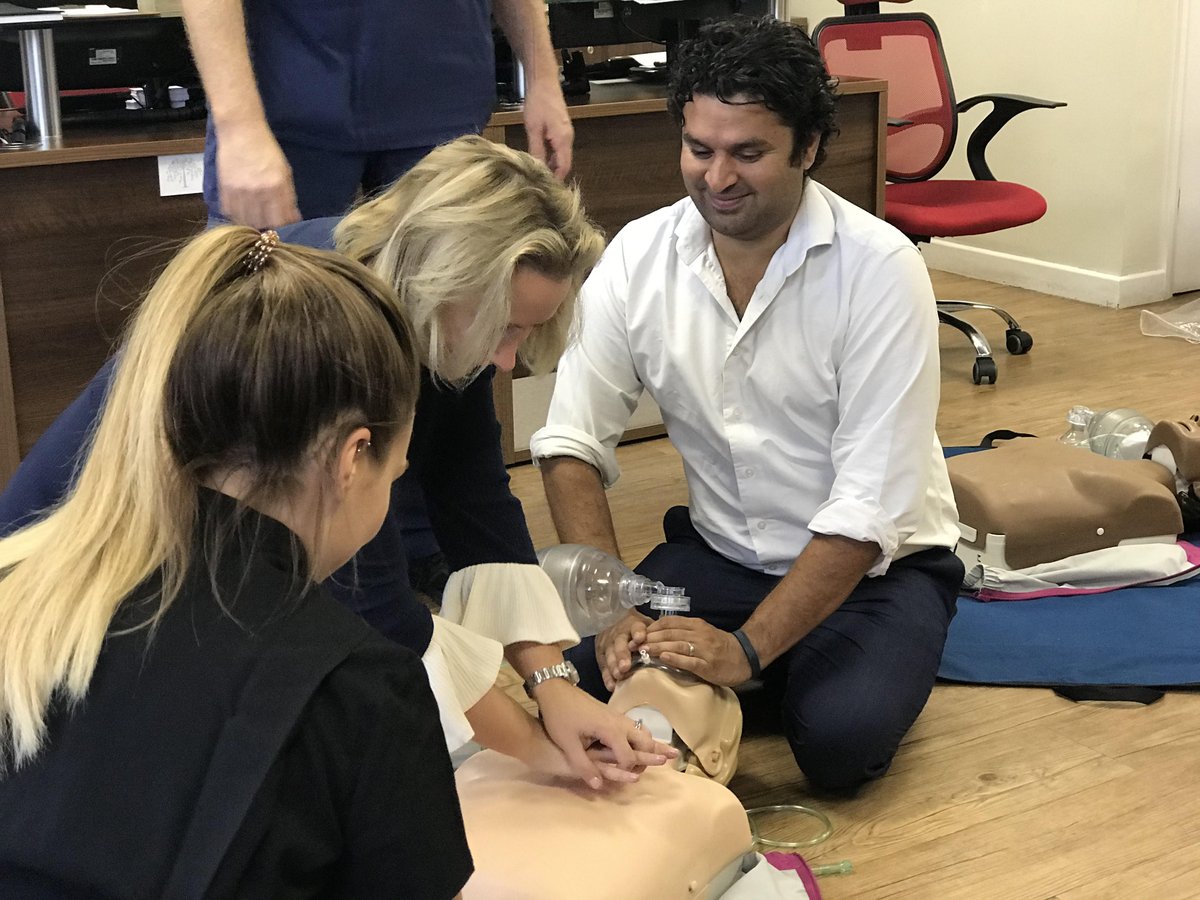 WILLOWSDENTIST's tweet photo. Yesterday, the Willows team were joined by the amazing Matt Kelly from Walsall Manor, who came in to update our CPR and Medical Emergencies! https://t.co/YpwXwTOqNg