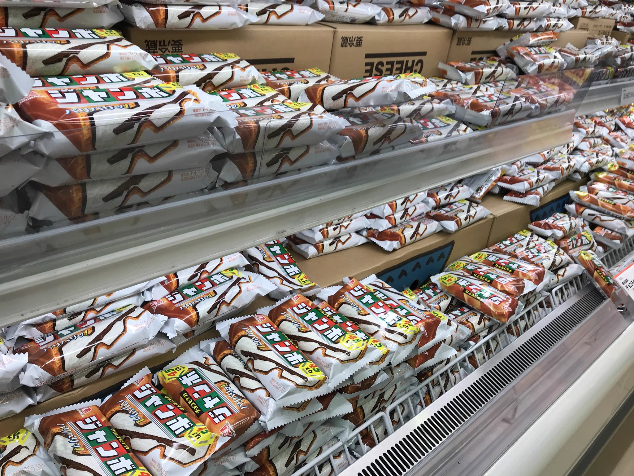 発注ミスのトラブル？生鮮食品コーナーがチョコモナカジャンボだらけのスーパーｗｗｗ